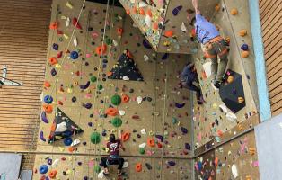 Qualifikationsrouten klettervergleich beim 30-jährigen Nestehen der Kletterwand der Ortsgruppe Dortmund-Kreuzviertel